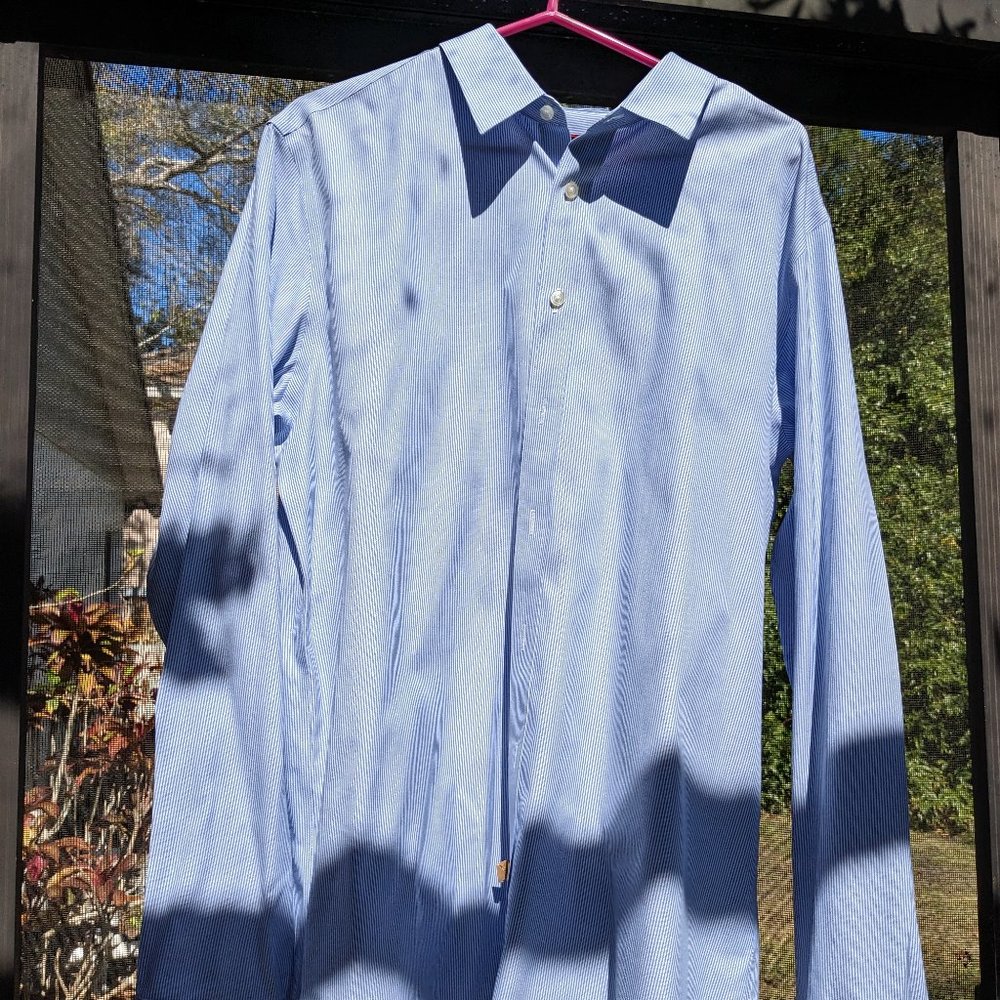 Untuckit XL X-Large Blue and White Stripe Dress Shirt Just Cleaned